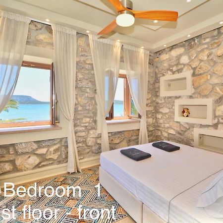 Villasonboard Rock Villa 3 Bed, 3 Bath, Jacuzzi, Seaside แอร์มิโอนี ภายนอก รูปภาพ