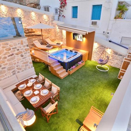 Villasonboard Rock Villa 3 Bed, 3 Bath, Jacuzzi, Seaside แอร์มิโอนี ภายนอก รูปภาพ