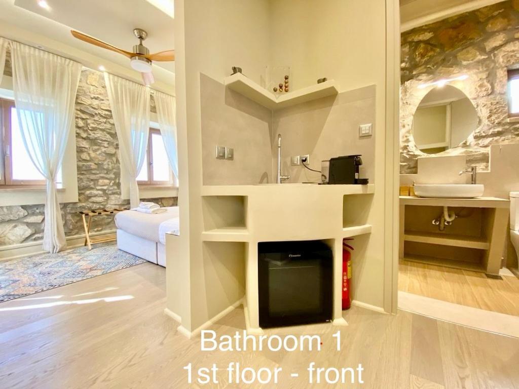 Villasonboard Rock Villa 3 Bed, 3 Bath, Jacuzzi, Seaside แอร์มิโอนี ภายนอก รูปภาพ